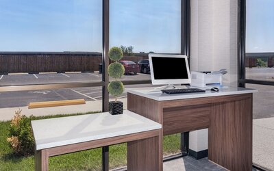 Hawthorn Extended Stay by Wyndham Wichita Airport
