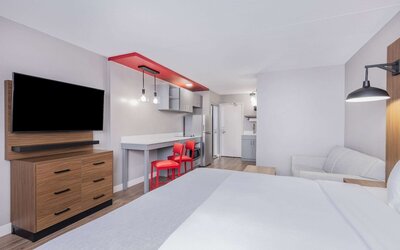 Hawthorn Extended Stay by Wyndham Wichita Airport