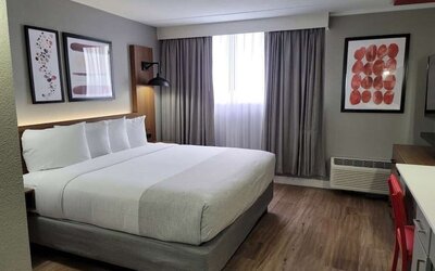 Hawthorn Extended Stay by Wyndham Wichita Airport