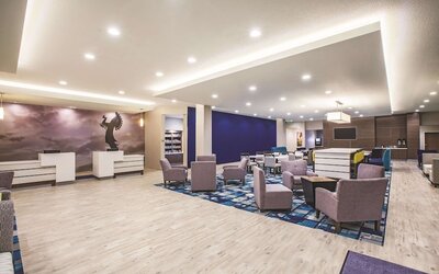 La Quinta Inn & Suites by Wyndham Wichita Northeast