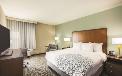 La Quinta Inn & Suites by Wyndham Wichita Northeast
