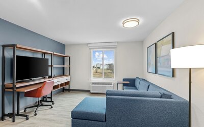 Everhome Suites Wichita Northeast by Choice Hotels