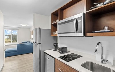 Everhome Suites Wichita Northeast by Choice Hotels