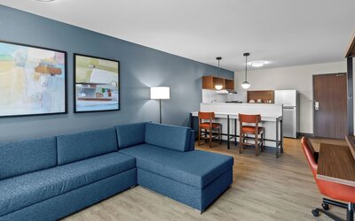 Everhome Suites Wichita Northeast by Choice Hotels