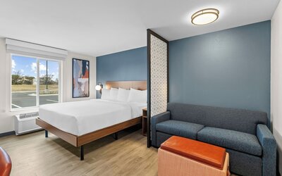 Everhome Suites Wichita Northeast by Choice Hotels