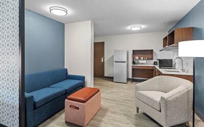 Everhome Suites Wichita Northeast by Choice Hotels