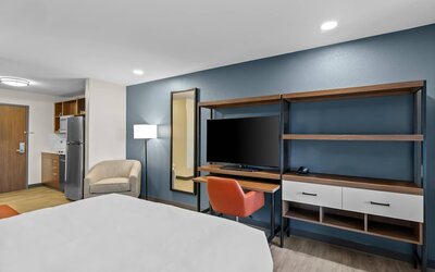 Everhome Suites Wichita Northeast by Choice Hotels
