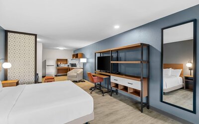 Everhome Suites Wichita Northeast by Choice Hotels