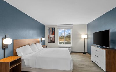 Everhome Suites Wichita Northeast by Choice Hotels