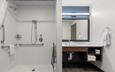 Everhome Suites Wichita Northeast by Choice Hotels
