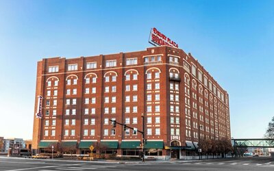 Drury Plaza Hotel Broadview - Wichita