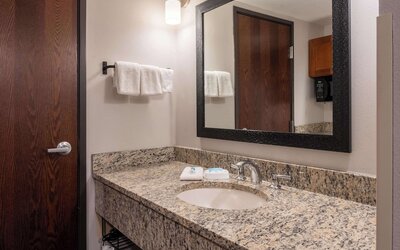 Drury Plaza Hotel Broadview - Wichita