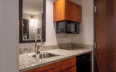 Drury Plaza Hotel Broadview - Wichita