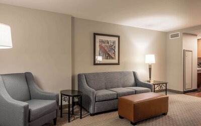 Drury Plaza Hotel Broadview - Wichita