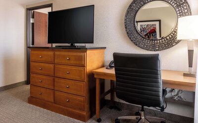Drury Plaza Hotel Broadview - Wichita