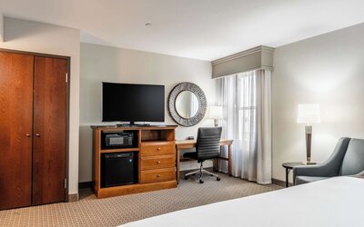 Drury Plaza Hotel Broadview - Wichita