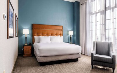 Drury Plaza Hotel Broadview - Wichita
