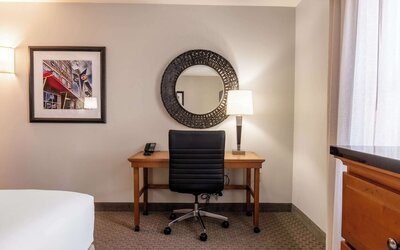 Drury Plaza Hotel Broadview - Wichita