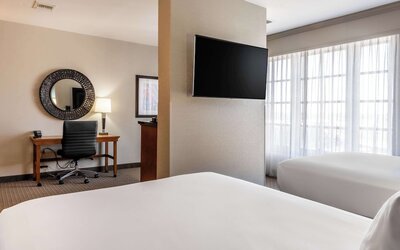 Drury Plaza Hotel Broadview - Wichita