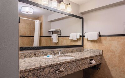 Drury Plaza Hotel Broadview - Wichita