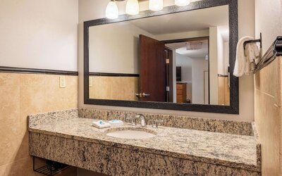 Drury Plaza Hotel Broadview - Wichita