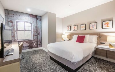 Hilton Garden Inn Wichita Downtown