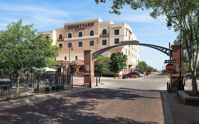 Courtyard by Marriott Wichita At Old Town