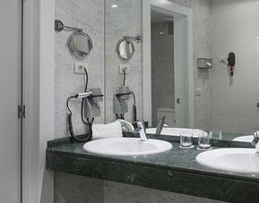 NH Collection Villa De Bilbao