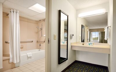 Wyndham Garden Wichita Downtown