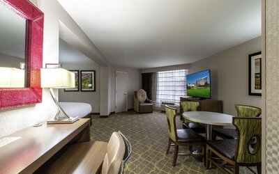 DoubleTree by Hilton Winston Salem - University