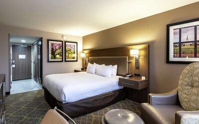 DoubleTree by Hilton Winston Salem - University