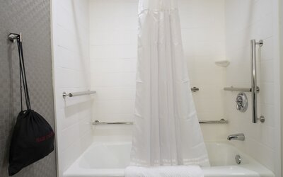 DoubleTree by Hilton Winston Salem - University