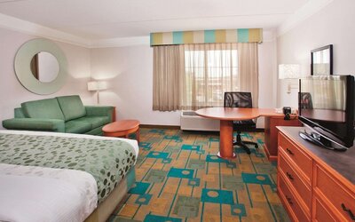 La Quinta Inn & Suites by Wyndham Winston-Salem
