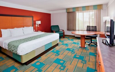 La Quinta Inn & Suites by Wyndham Winston-Salem