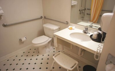 La Quinta Inn & Suites by Wyndham Winston-Salem