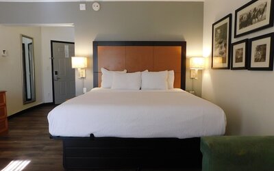 La Quinta Inn & Suites by Wyndham Winston-Salem