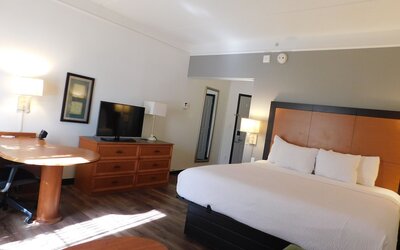 La Quinta Inn & Suites by Wyndham Winston-Salem