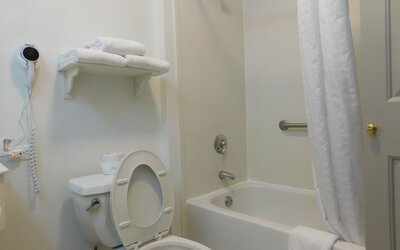La Quinta Inn & Suites by Wyndham Winston-Salem