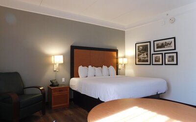 La Quinta Inn & Suites by Wyndham Winston-Salem