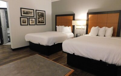 La Quinta Inn & Suites by Wyndham Winston-Salem
