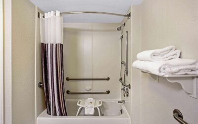 La Quinta Inn & Suites by Wyndham Winston-Salem