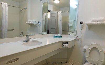 La Quinta Inn & Suites by Wyndham Winston-Salem