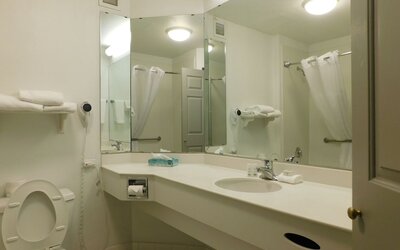 La Quinta Inn & Suites by Wyndham Winston-Salem