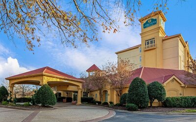La Quinta Inn & Suites by Wyndham Winston-Salem