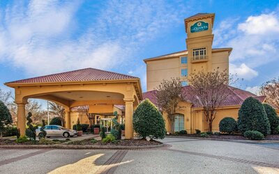 La Quinta Inn & Suites by Wyndham Winston-Salem