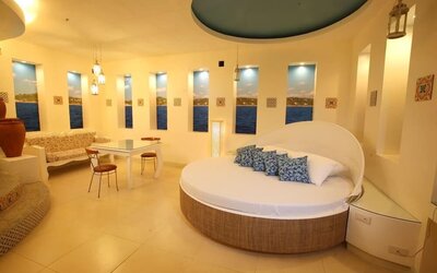 Spacious day use room at Victoria Court Malabon.