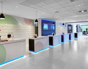 Novotel London West