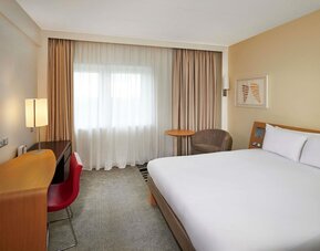 Novotel London West