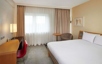 Novotel London West