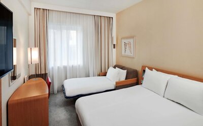 Novotel London West